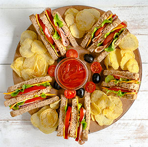 sandwich chips dip